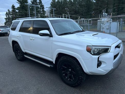 Used 2016 Toyota 4Runner Trail Premium image 3