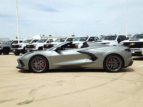 Used 2024 Chevrolet Corvette Stingray Premium Conv w/ Z51 Performance Package RWD image 4
