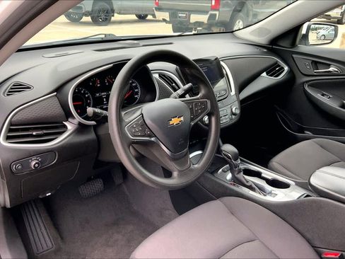Used 2024 Chevrolet Malibu LT FWD image 17