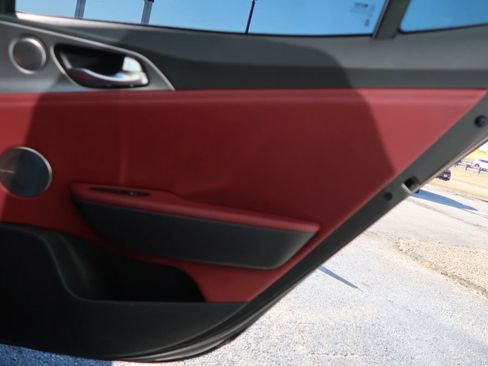 Used 2018 Kia Stinger GT2 image 49