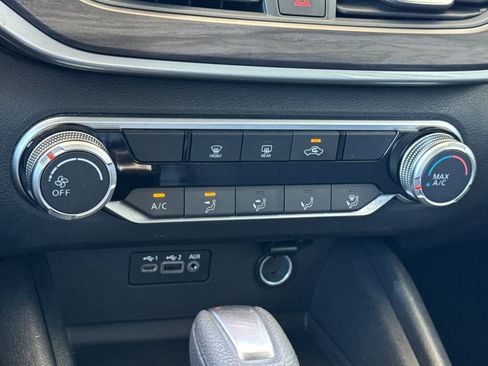 Used 2025 Nissan Altima 2.5 SV FWD image 19