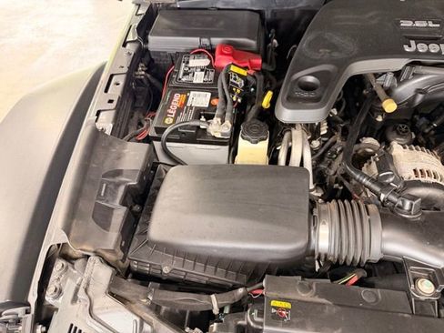 Used 2021 Jeep Gladiator Rubicon AWD/4WD image 50