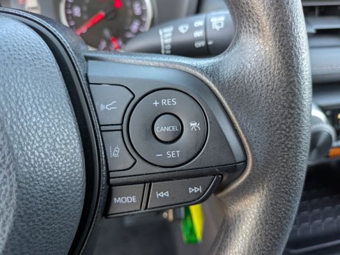 Used 2019 Toyota RAV4 LE image 28