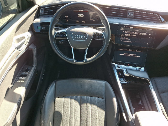 Used 2023 Audi e-tron Premium Plus w/ Premium Plus Package AWD/4WD image 3
