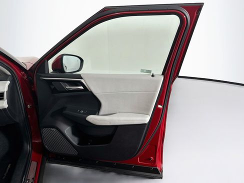 Used 2025 Mitsubishi Outlander SE FWD image 34