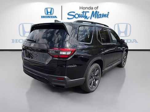 New 2026 Honda Pilot Sport image 7