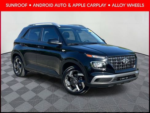 Used 2025 Hyundai Venue SEL FWD image 1
