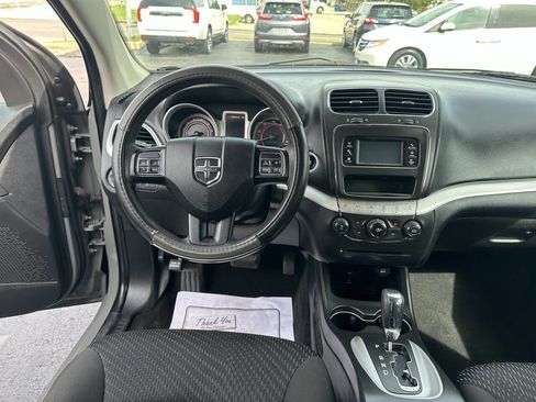 Used 2019 Dodge Journey SE image 20