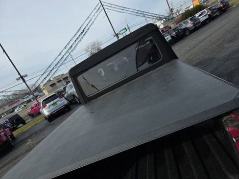 Used 2024 Jeep Gladiator Sport image 8