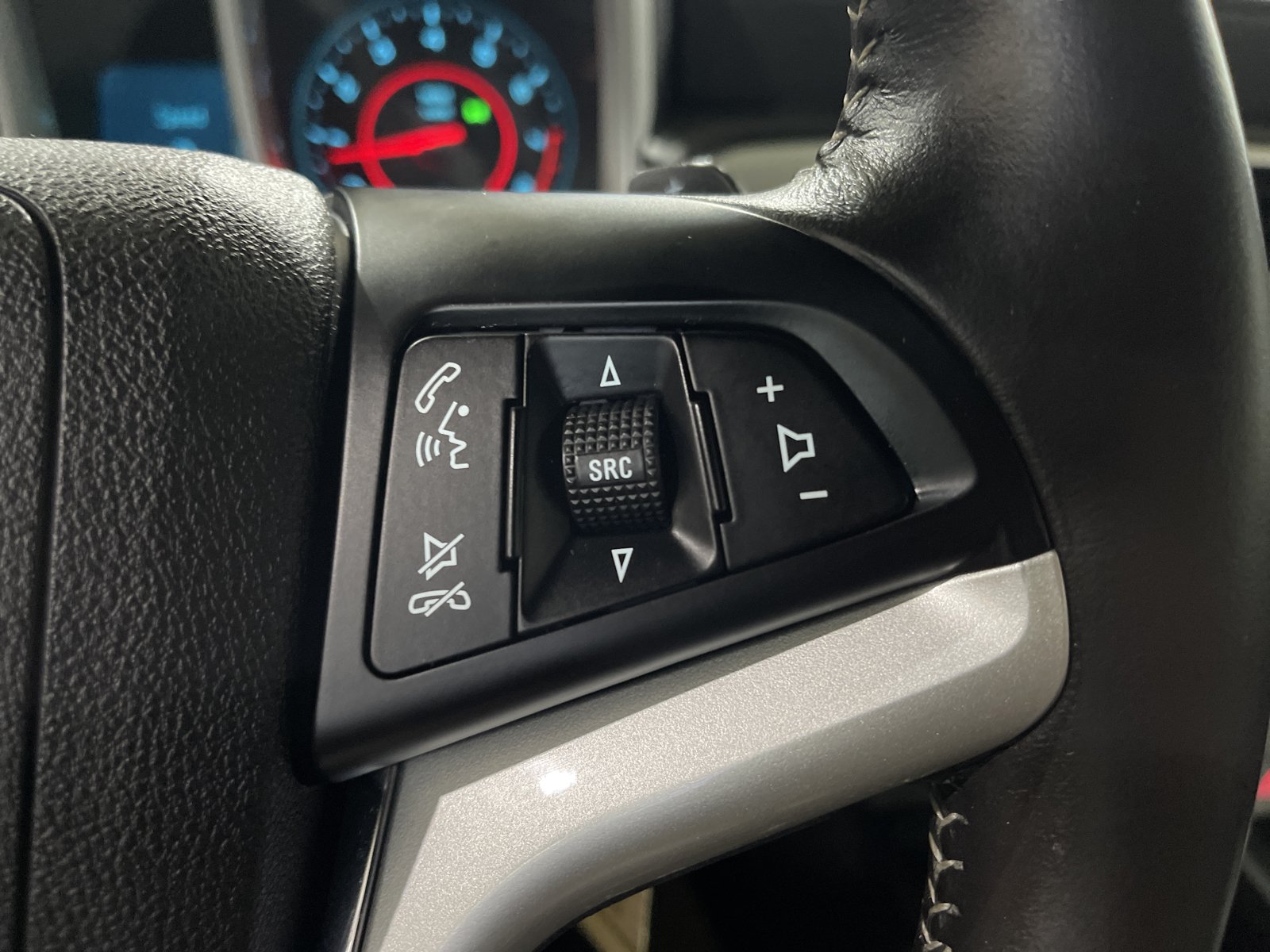 Used 2015 Chevrolet Camaro LT RWD image 29