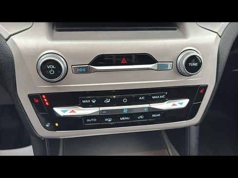Certified 2023 Ford Explorer XLT w/ Equipment Group 202A AWD/4WD image 25