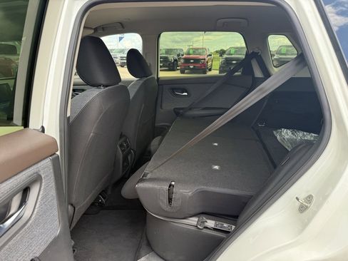 Used 2023 Nissan Rogue SV image 49