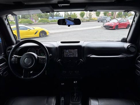Used 2012 Jeep Wrangler Unlimited Sahara AWD/4WD image 24