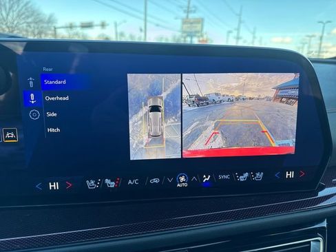 Used 2024 Chevrolet Traverse RS image 23