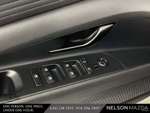 Used 2025 Hyundai Elantra Sport image 19