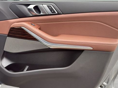 Used 2026 BMW X5 xDrive50e w/ Climate Comfort Package image 10