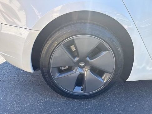 Used 2022 Tesla Model 3 Long Range AWD/4WD image 18