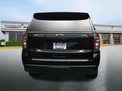Used 2022 Chevrolet Tahoe Z71 w/ Luxury Package AWD/4WD image 4