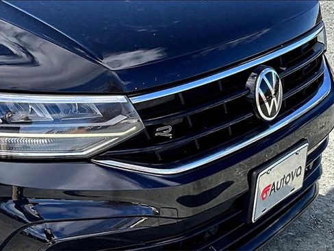 Used 2023 Volkswagen Tiguan SE R-Line image 30