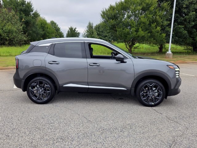New 2027 Nissan Kicks SR w/ Cold Weather Package FWD image 14