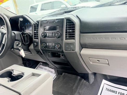 Used 2017 Ford F250 XL w/ Power Equipment Group AWD/4WD image 29