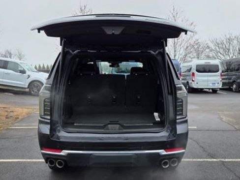 Used 2025 Chevrolet Tahoe Premier image 5