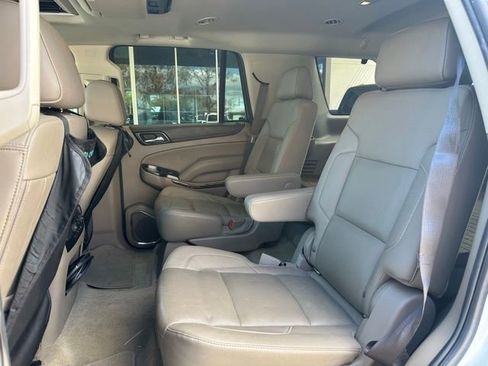 Used 2018 GMC Yukon SLT w/ Premium Edition image 14