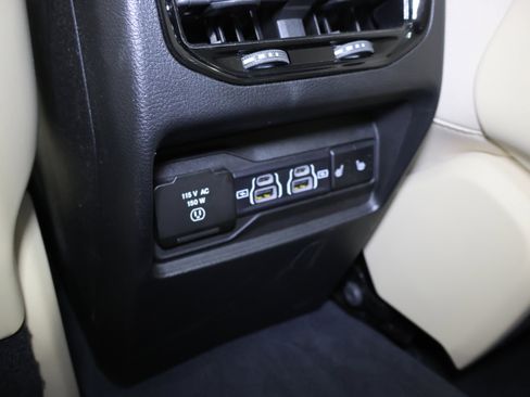 Used 2023 Jeep Grand Cherokee Limited image 36