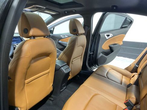 Used 2017 Chevrolet Cruze Premier image 12