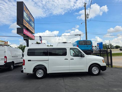 Used 2018 Nissan NV 3500 S RWD image 3