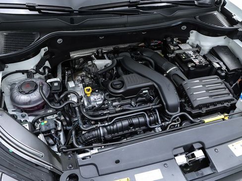 New 2026 Volkswagen Taos SE image 28