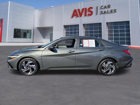 Used 2025 Hyundai Elantra SEL FWD image 10