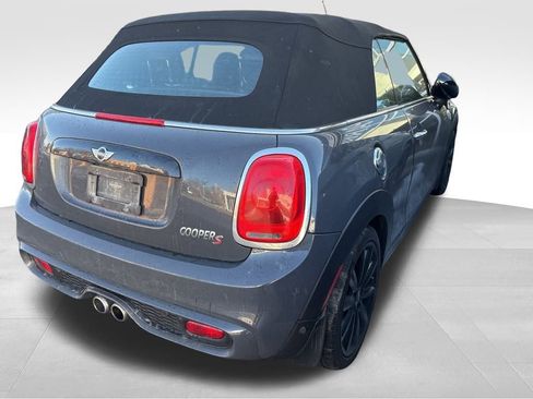 Used 2018 MINI Cooper S image 3