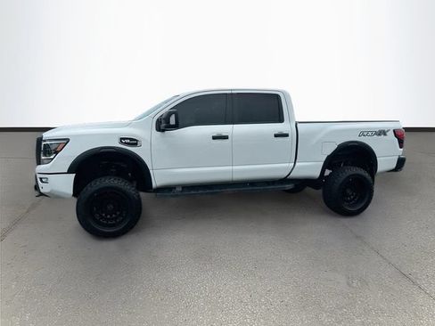 Used 2023 Nissan Titan PRO-4X w/ Pro-4x Convenience Package AWD/4WD image 4