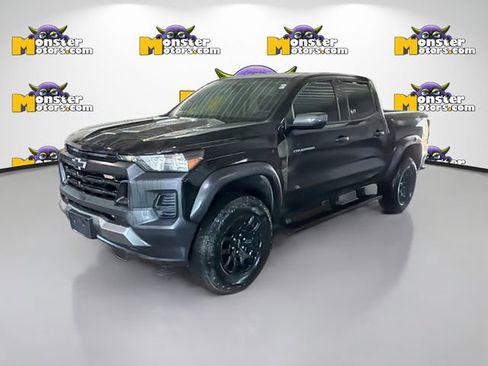 Used 2025 Chevrolet Colorado Trail Boss AWD/4WD image 1