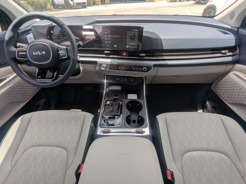 New 2026 Kia Carnival SX FWD image 18