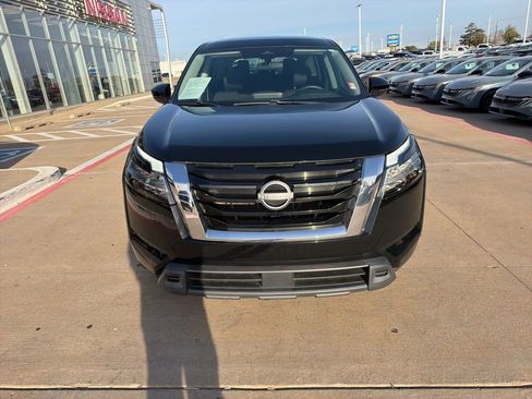 Used 2022 Nissan Pathfinder S image 8
