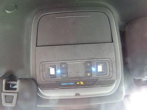 Used 2020 Ford Explorer XLT AWD/4WD image 29