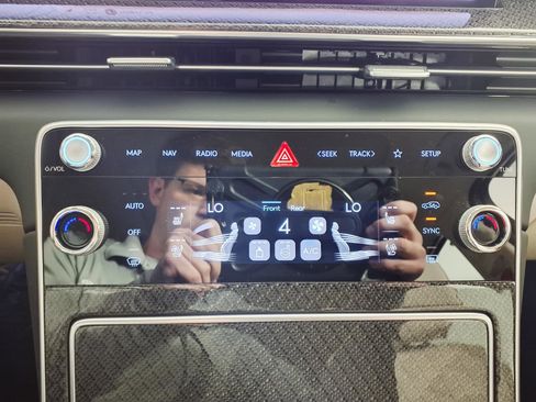 Certified 2025 Genesis GV80 3.5T e-SC image 20