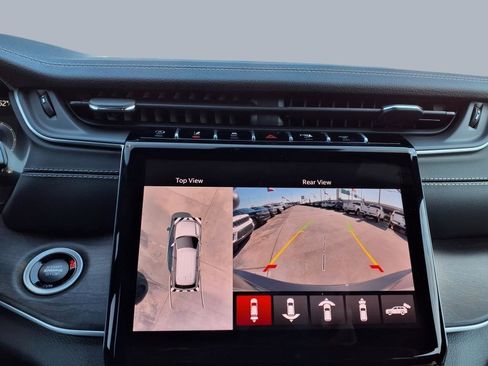 New 2025 Jeep Grand Cherokee L Limited w/ Luxury Tech Group II image 10