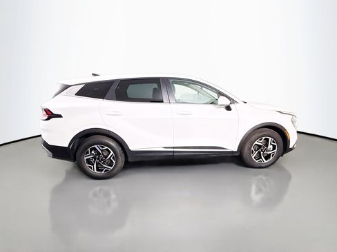 Used 2024 Kia Sportage LX FWD image 11