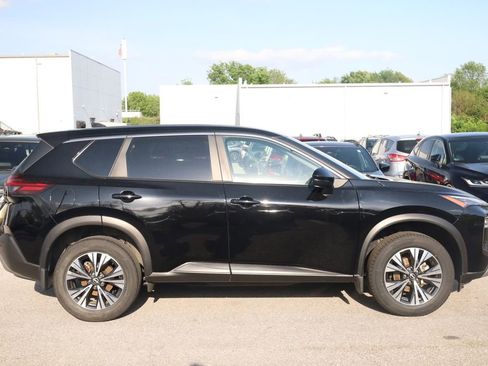 Used 2022 Nissan Rogue SV AWD/4WD image 5
