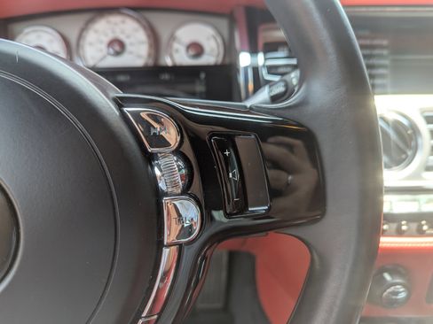 Used 2018 Rolls-Royce Dawn image 18