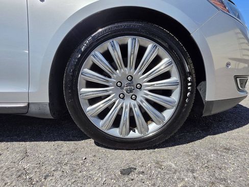 Used 2013 Lincoln MKS FWD image 27