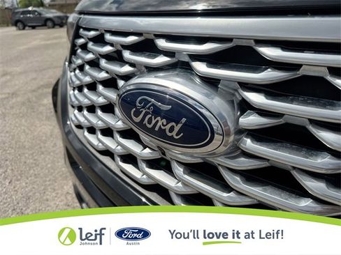 Used 2023 Ford Explorer Platinum w/ Technology Package image 34