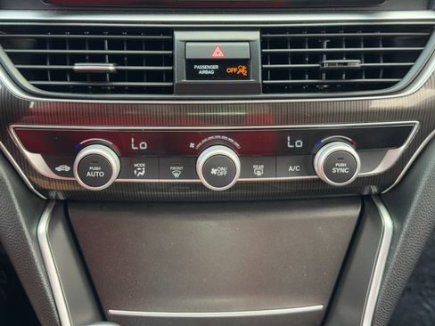 Used 2020 Honda Accord Sport image 24