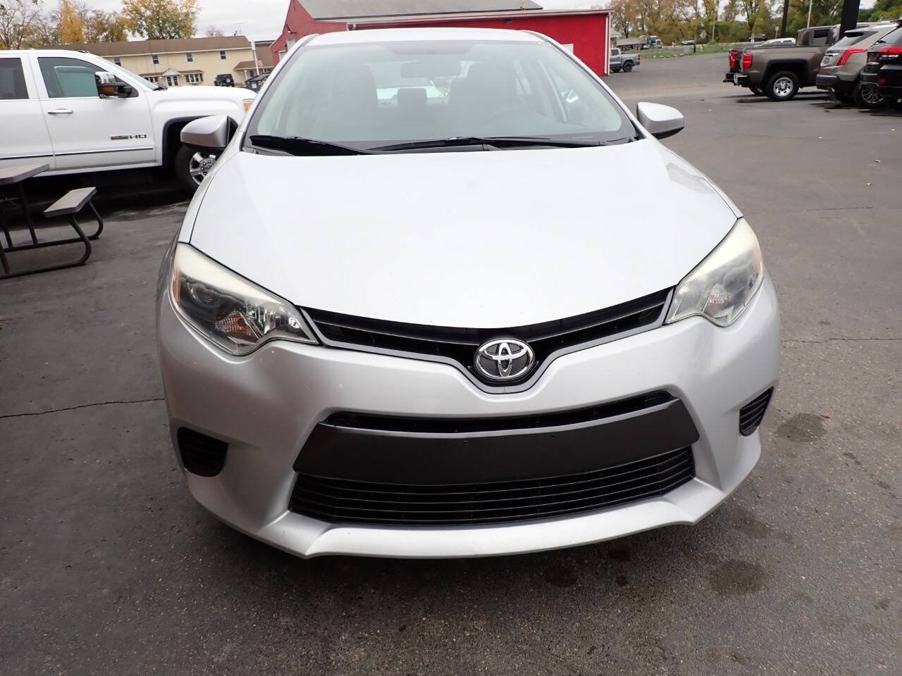 Used 2015 Toyota Corolla LE FWD image 2
