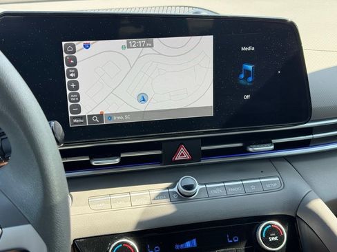 Used 2024 Hyundai Elantra SEL image 28