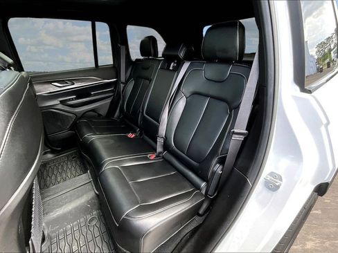 Used 2025 Jeep Grand Cherokee Limited w/ Black Appearance Package RWD image 24