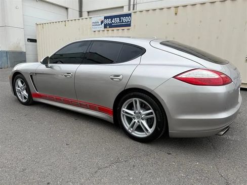 Used 2011 Porsche Panamera image 10